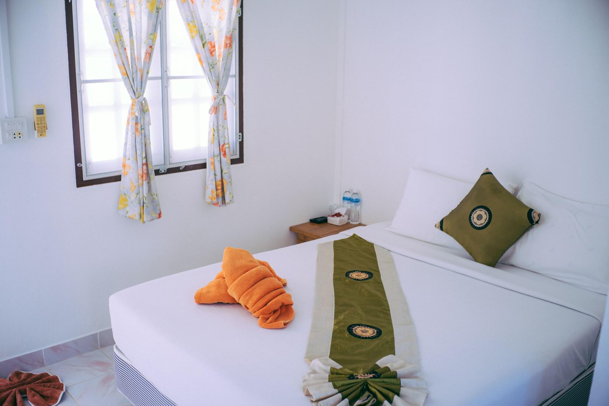 Amity Beach Resort Maret Buitenkant foto