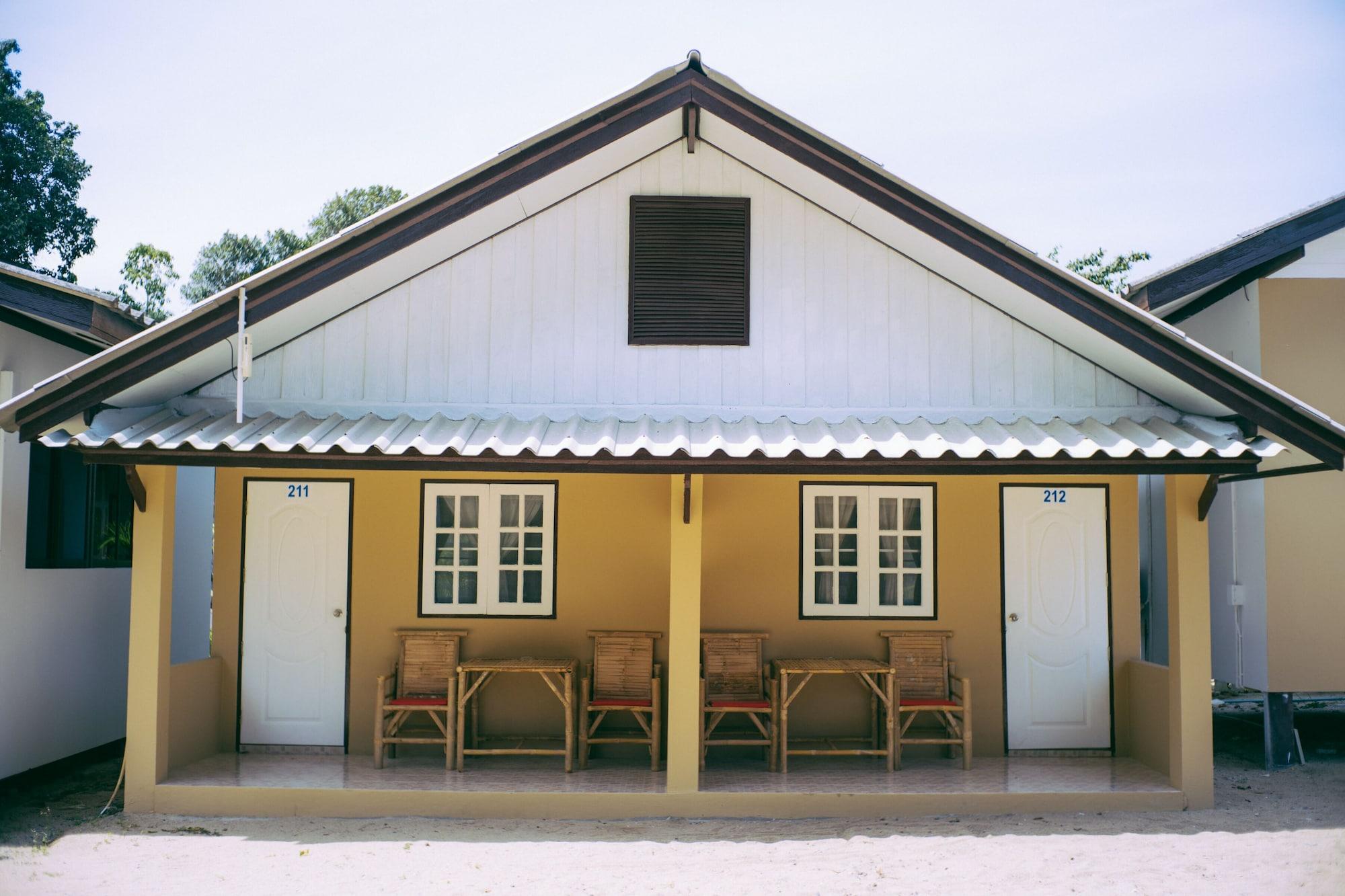 Amity Beach Resort Maret Buitenkant foto