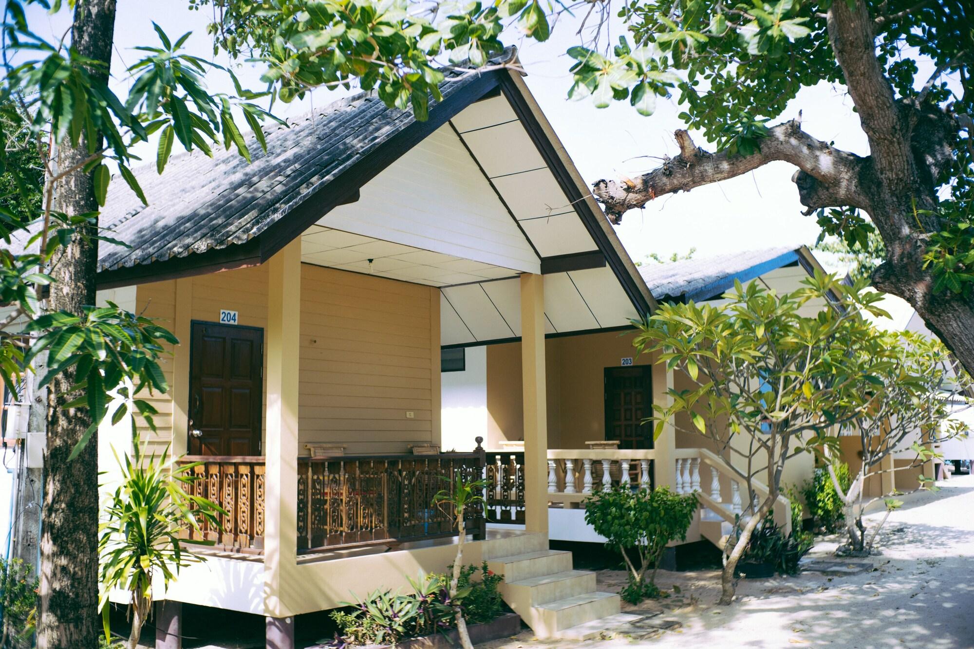 Amity Beach Resort Maret Buitenkant foto