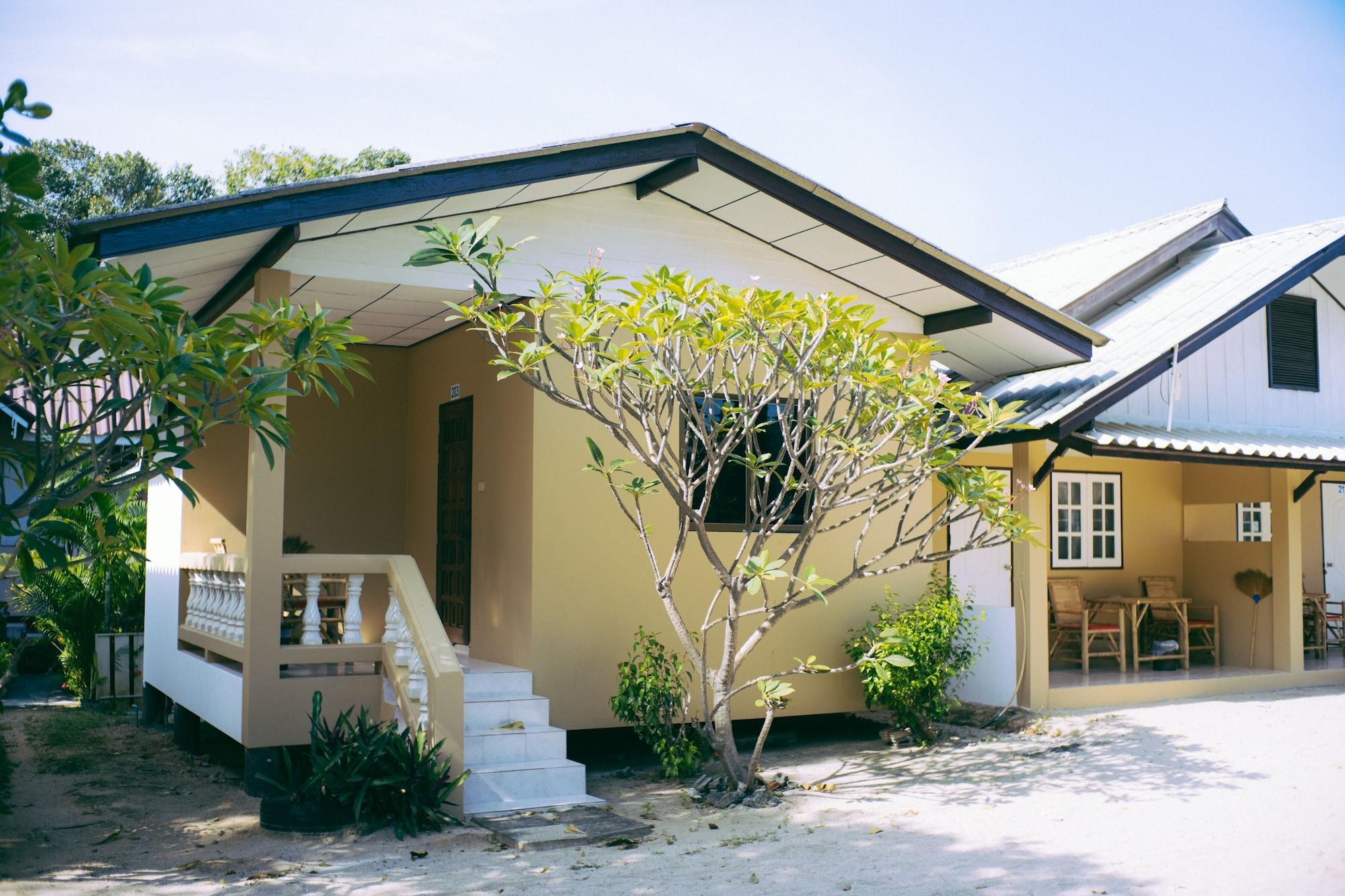 Amity Beach Resort Maret Buitenkant foto