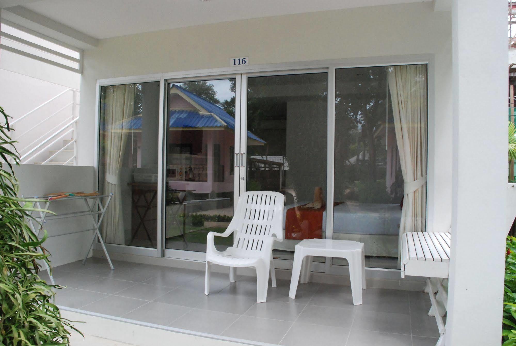Amity Beach Resort Maret Buitenkant foto