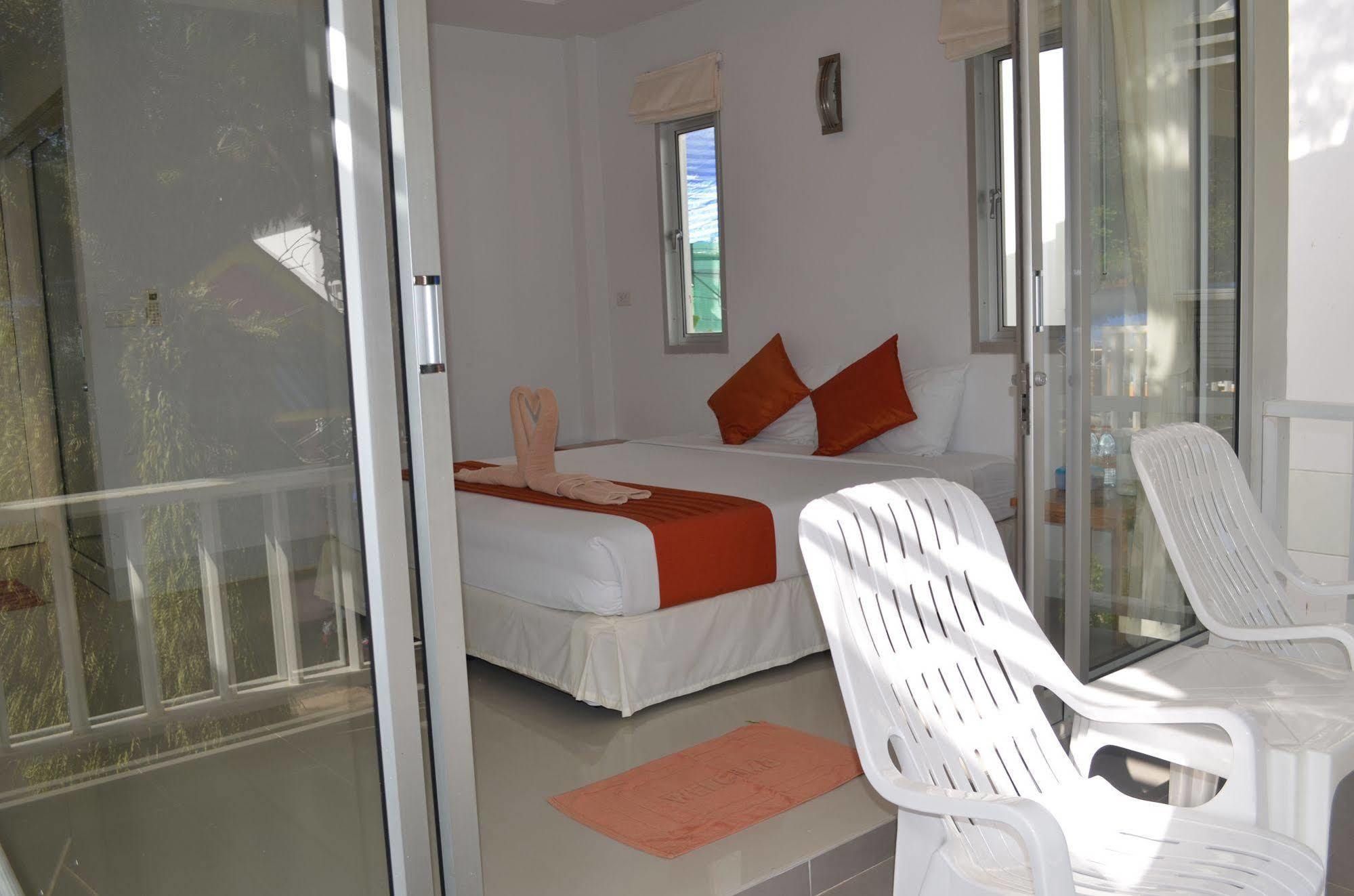 Amity Beach Resort Maret Buitenkant foto