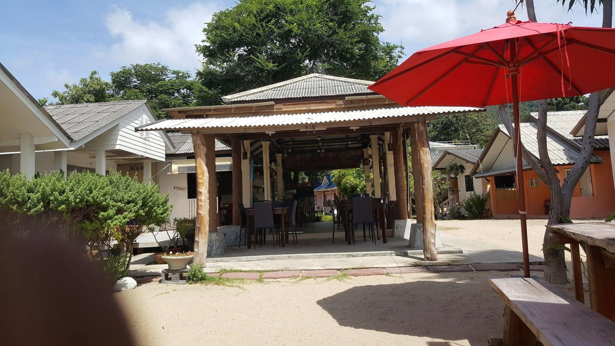 Amity Beach Resort Maret Buitenkant foto