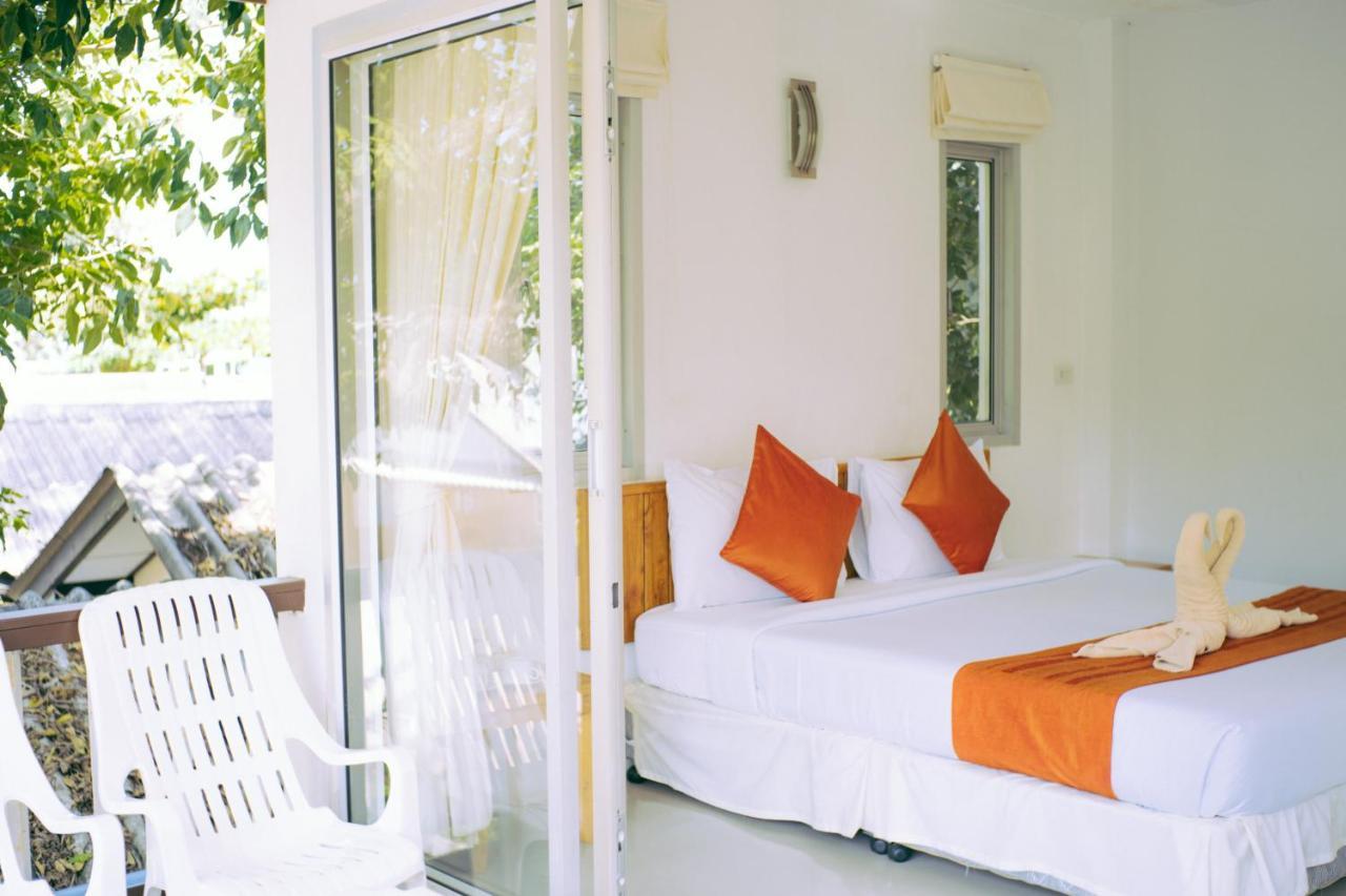 Amity Beach Resort Maret Buitenkant foto