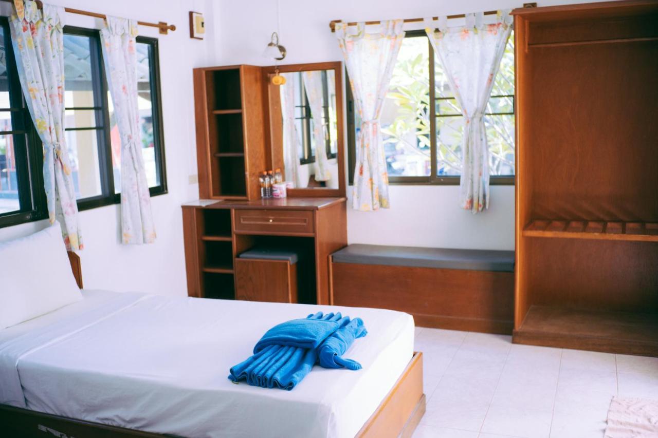 Amity Beach Resort Maret Buitenkant foto