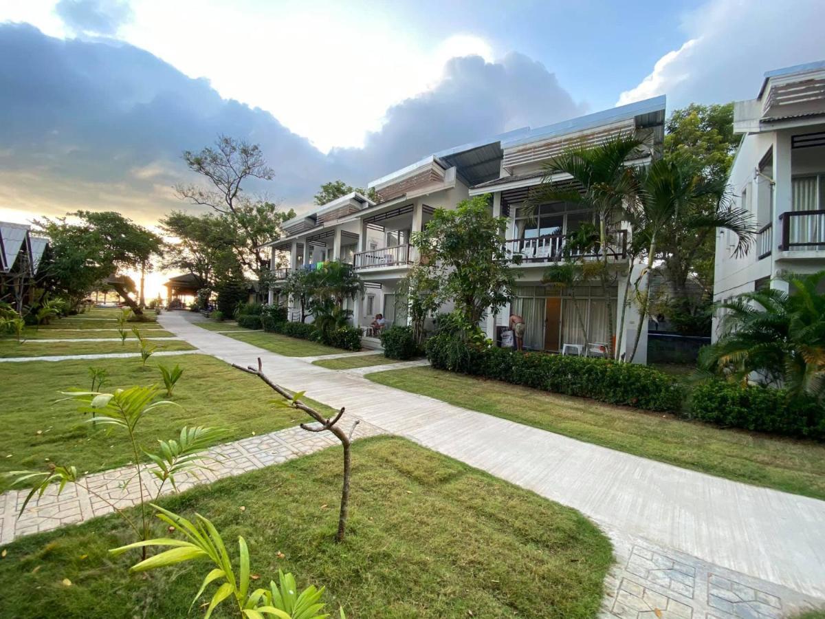 Amity Beach Resort Maret Buitenkant foto